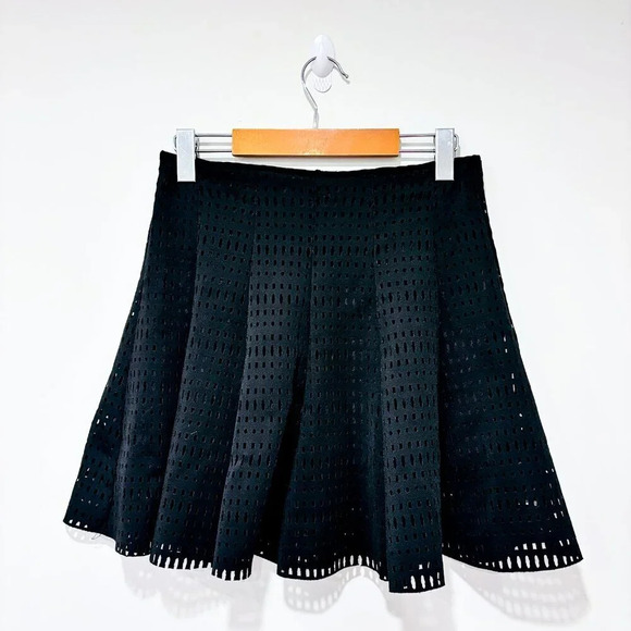 GLAMOROUS Flowy black  mesh skirt - Picture 1 of 6